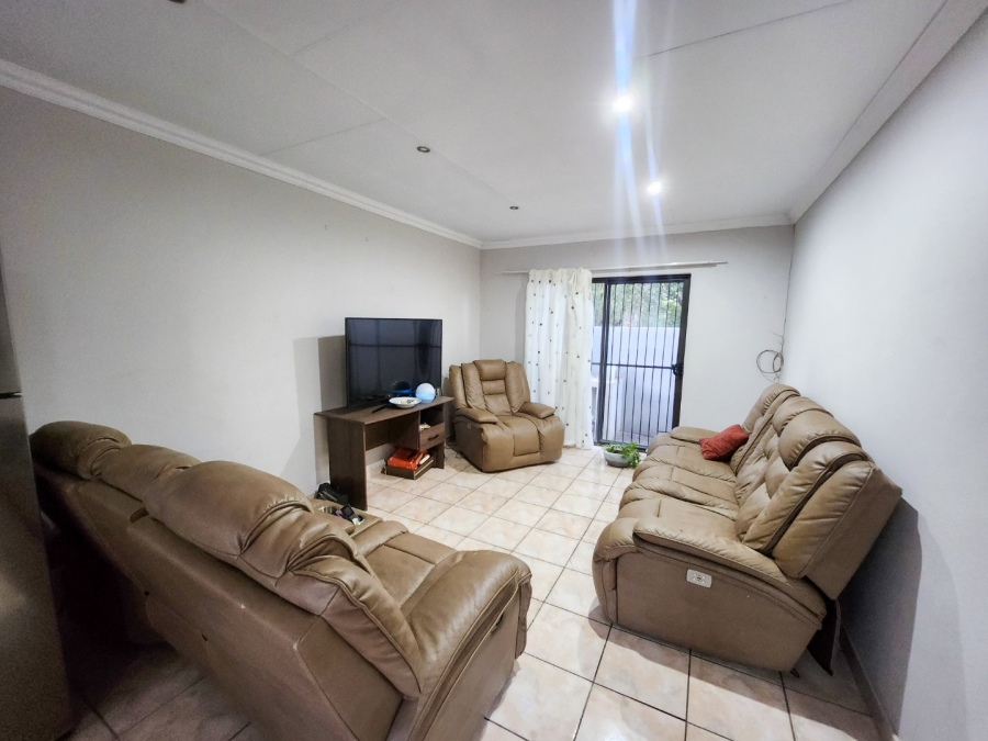 2 Bedroom Property for Sale in Flamwood North West
